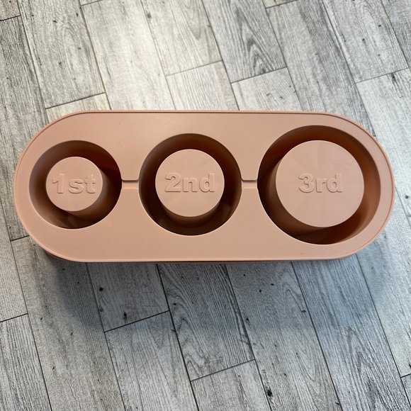 New Unique Ice 🧊 Cube Tray for Stanley Cups/ Universal Tumblers (Powdered Pink) - Picture 2 of 6